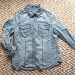 Super Soft Trouvé Chambray Top